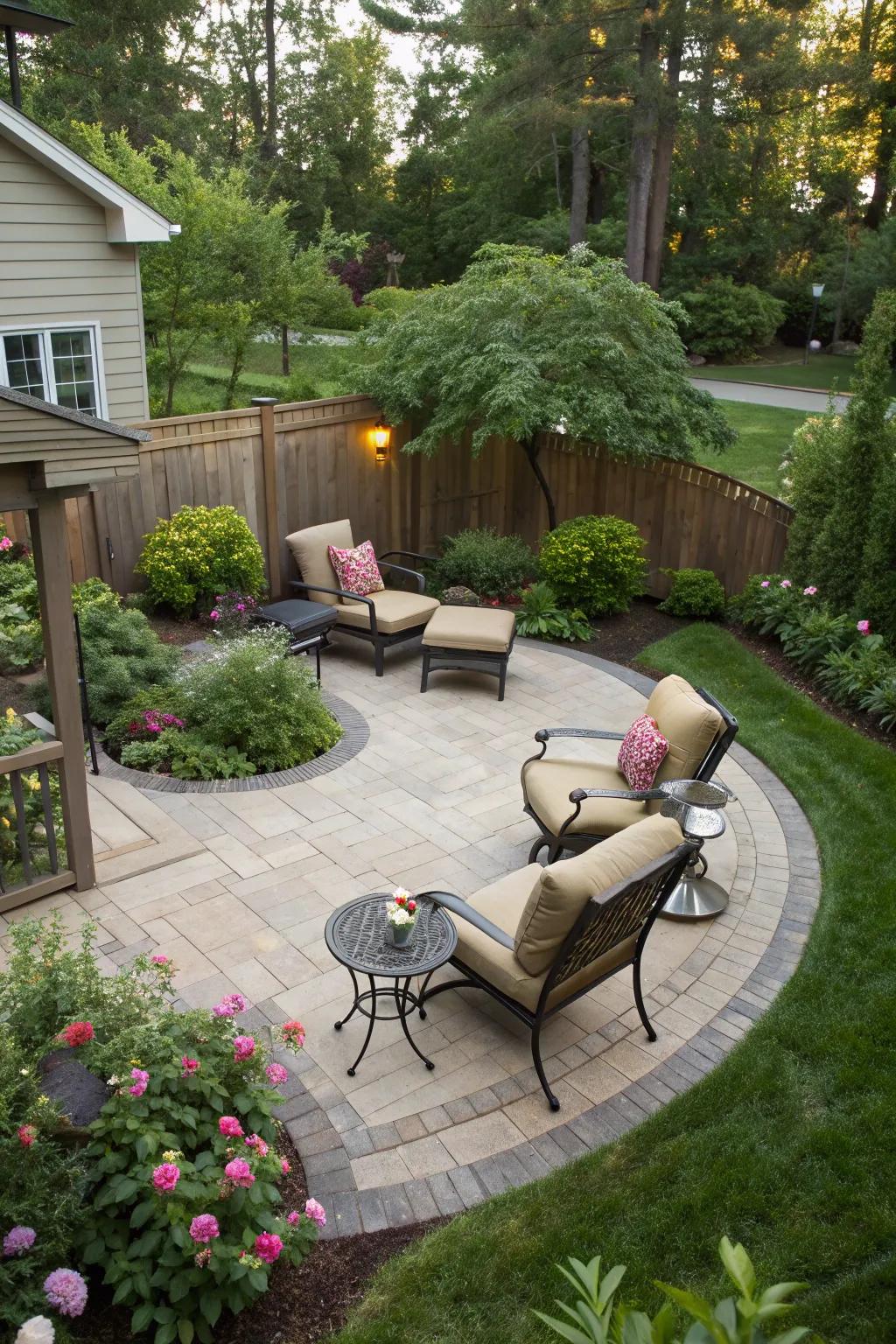 A cozy curved patio area perfectly complements the shape of a pie-shaped backyard.