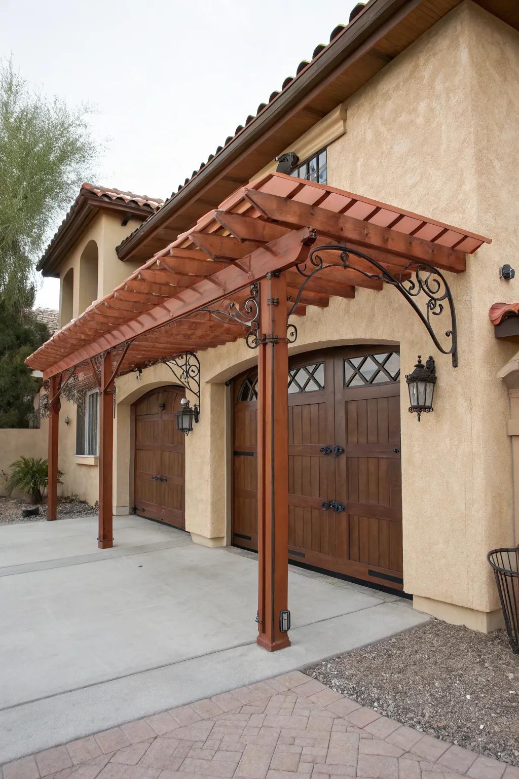 A Mediterranean-style pergola adds sunny warmth.