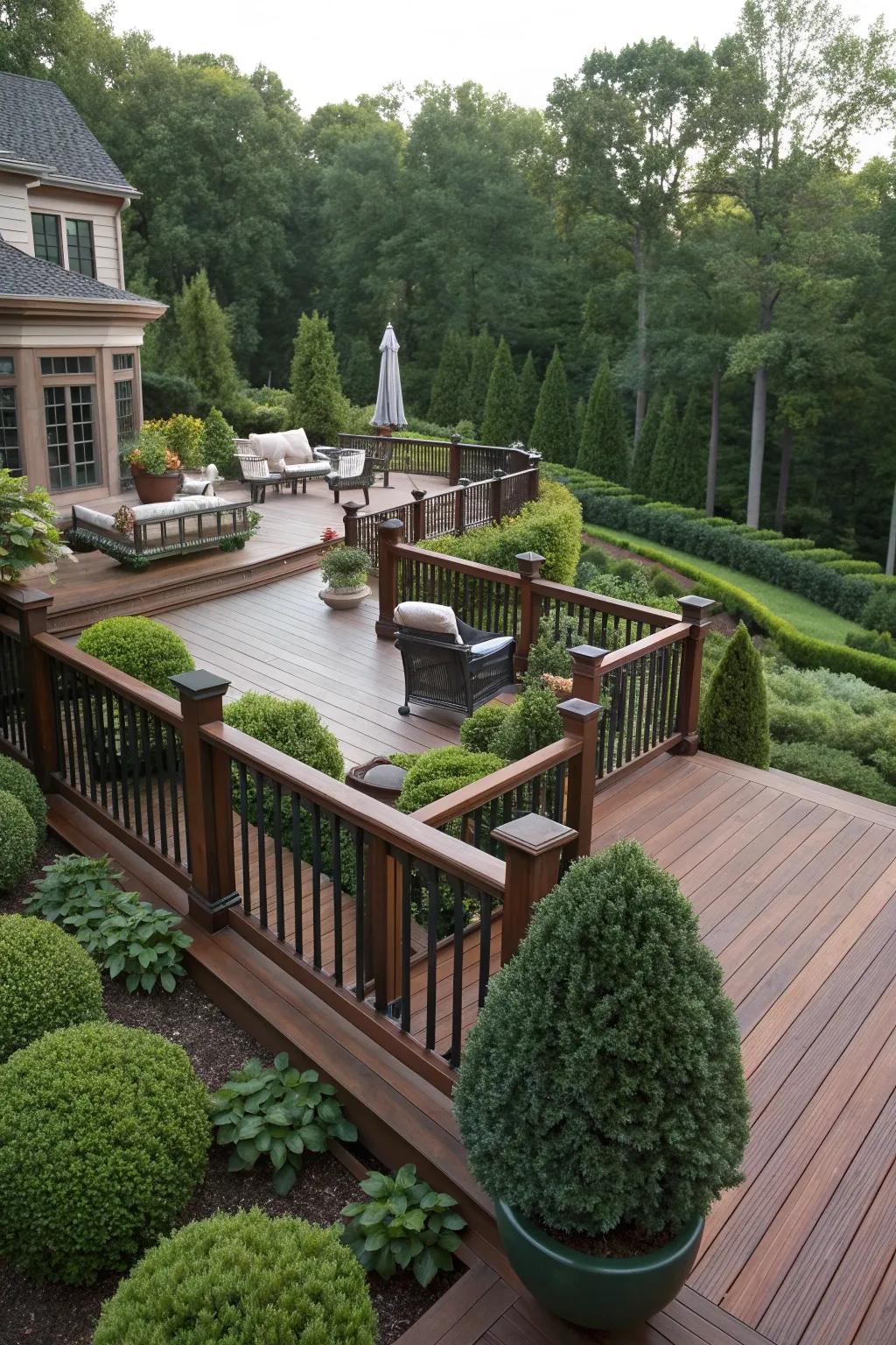 Dark green and mahogany offer elegant sophistication.