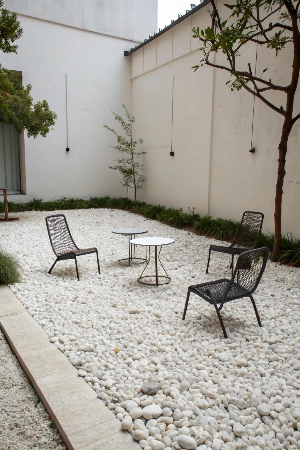 White pebbles bring a modern touch to any courtyard.