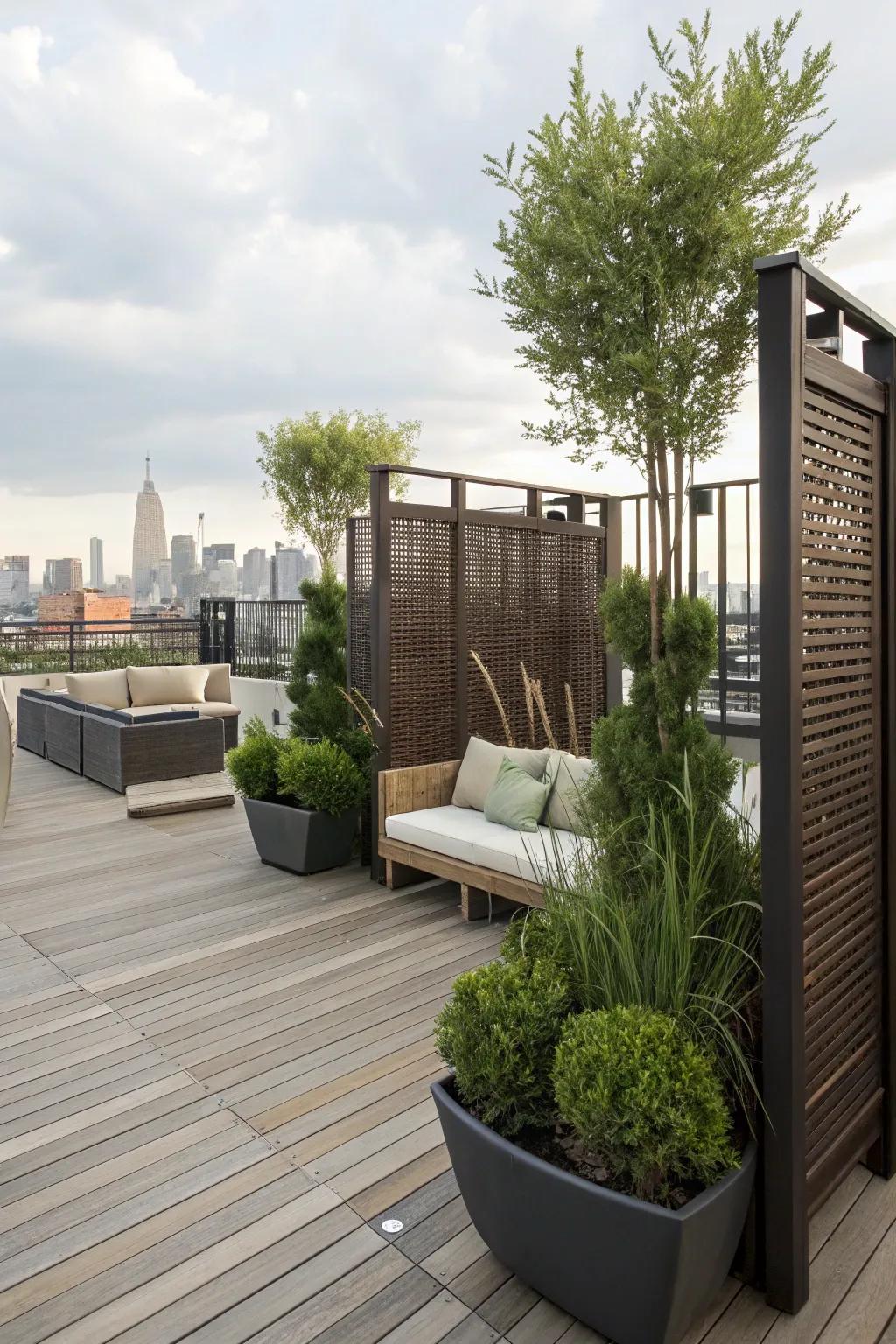 A rooftop paradise with enhanced privacy features.
