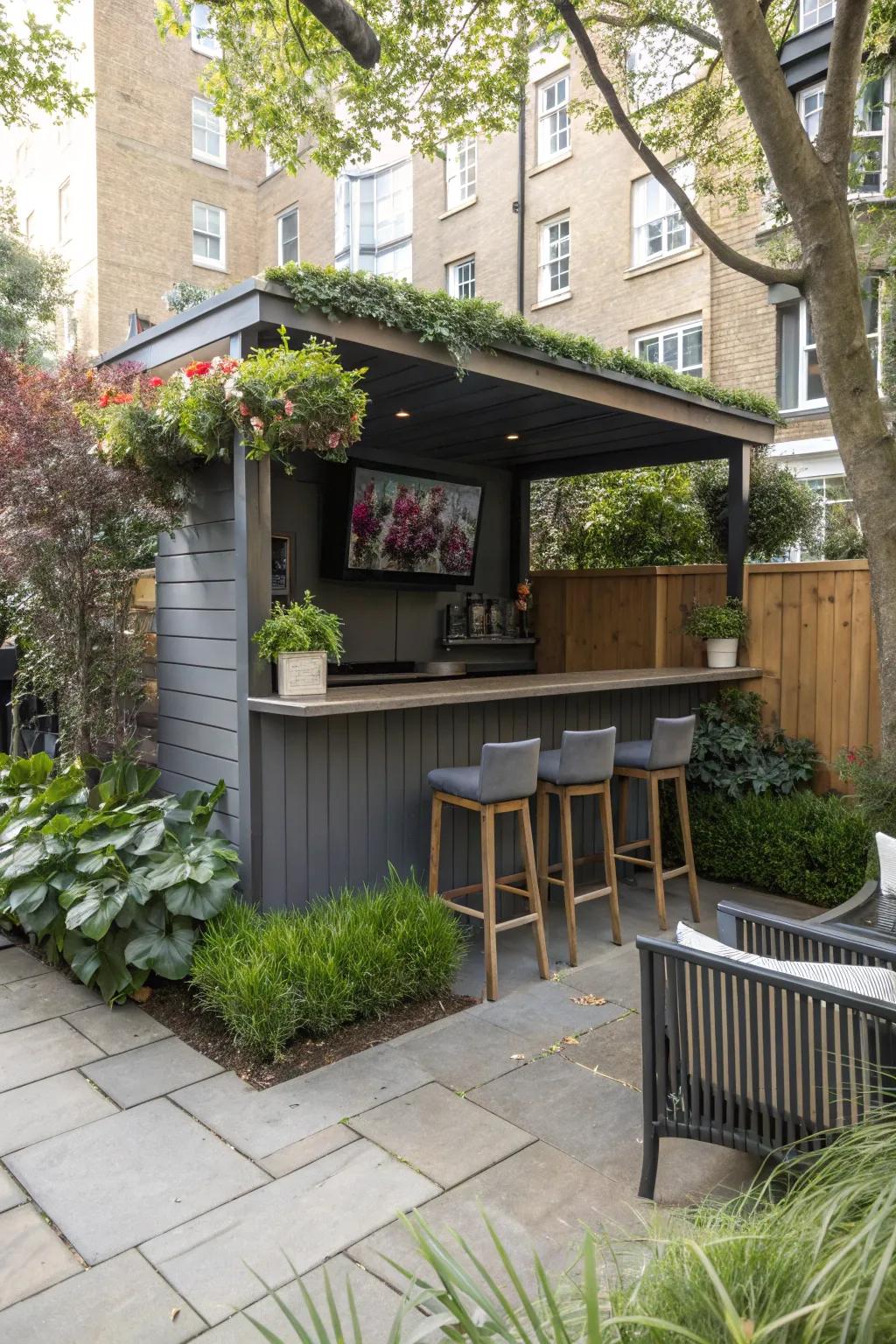A compact oasis for city dwellers to enjoy outdoor entertainment.