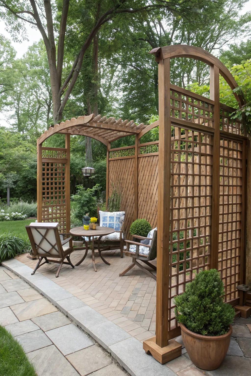 Lattice dividers create cozy and defined spaces in gardens.