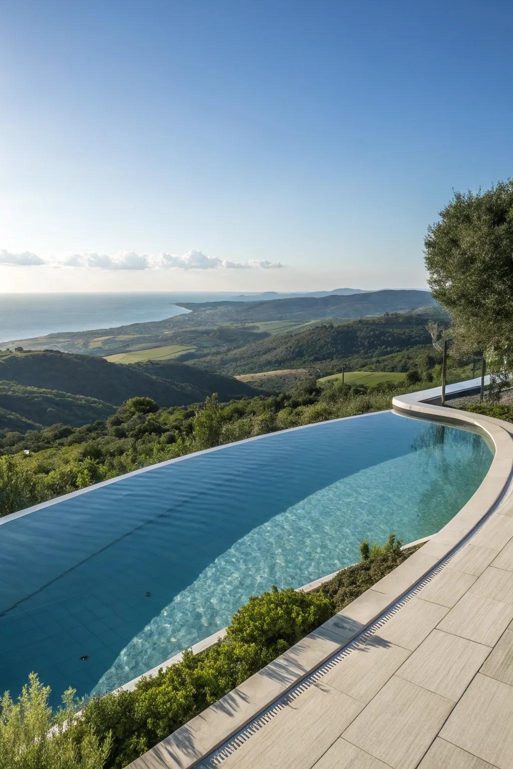 A natural infinity edge creates a seamless view.
