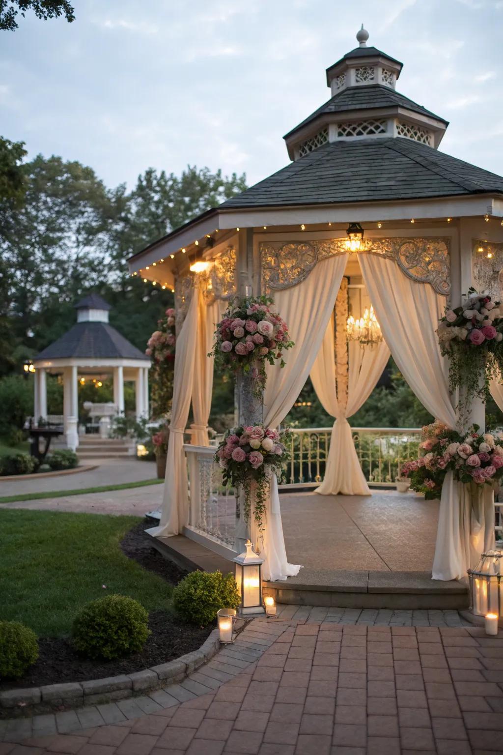 Themed decor ties your ceremony aesthetic together.