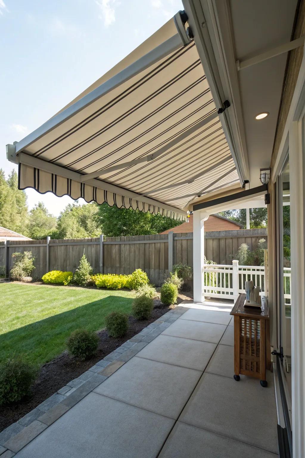 Adjustable shade with a telescopic retractable awning.