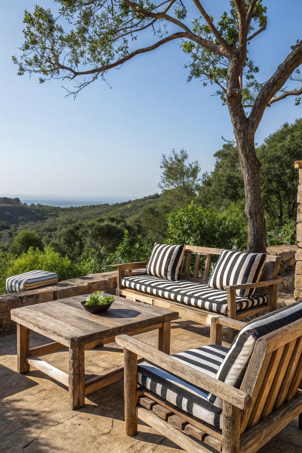 A balanced look with natural wood and striped patterns.