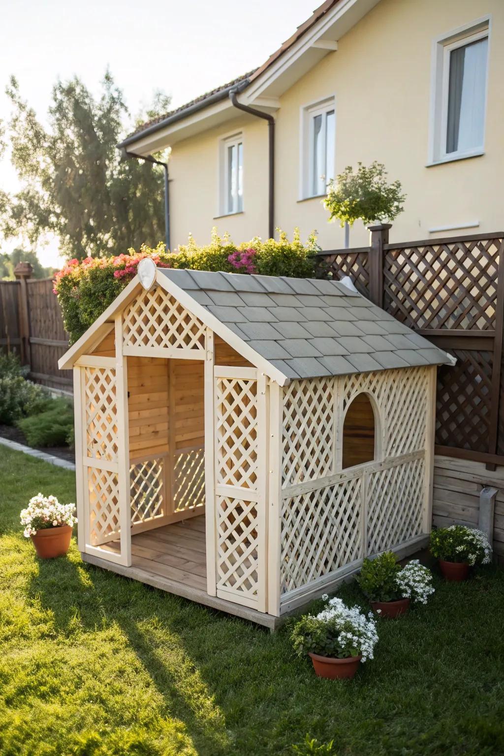 An open-air dog house with lattice walls for plenty of ventilation.