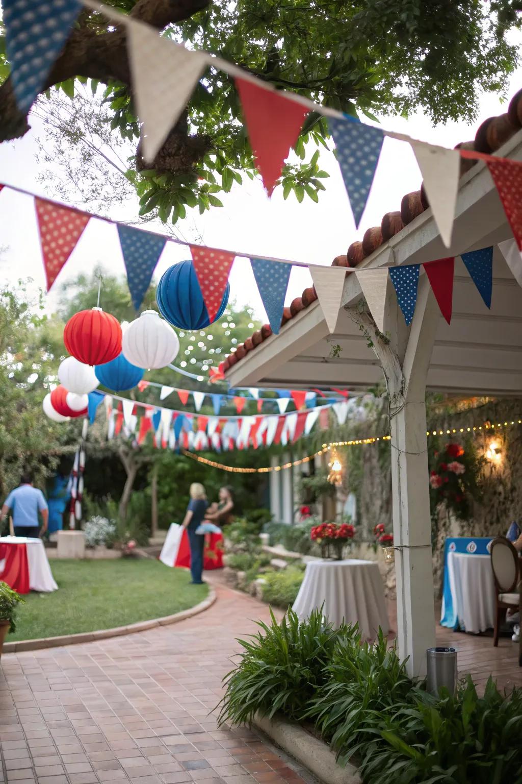 Deck the halls with patriotic flair!