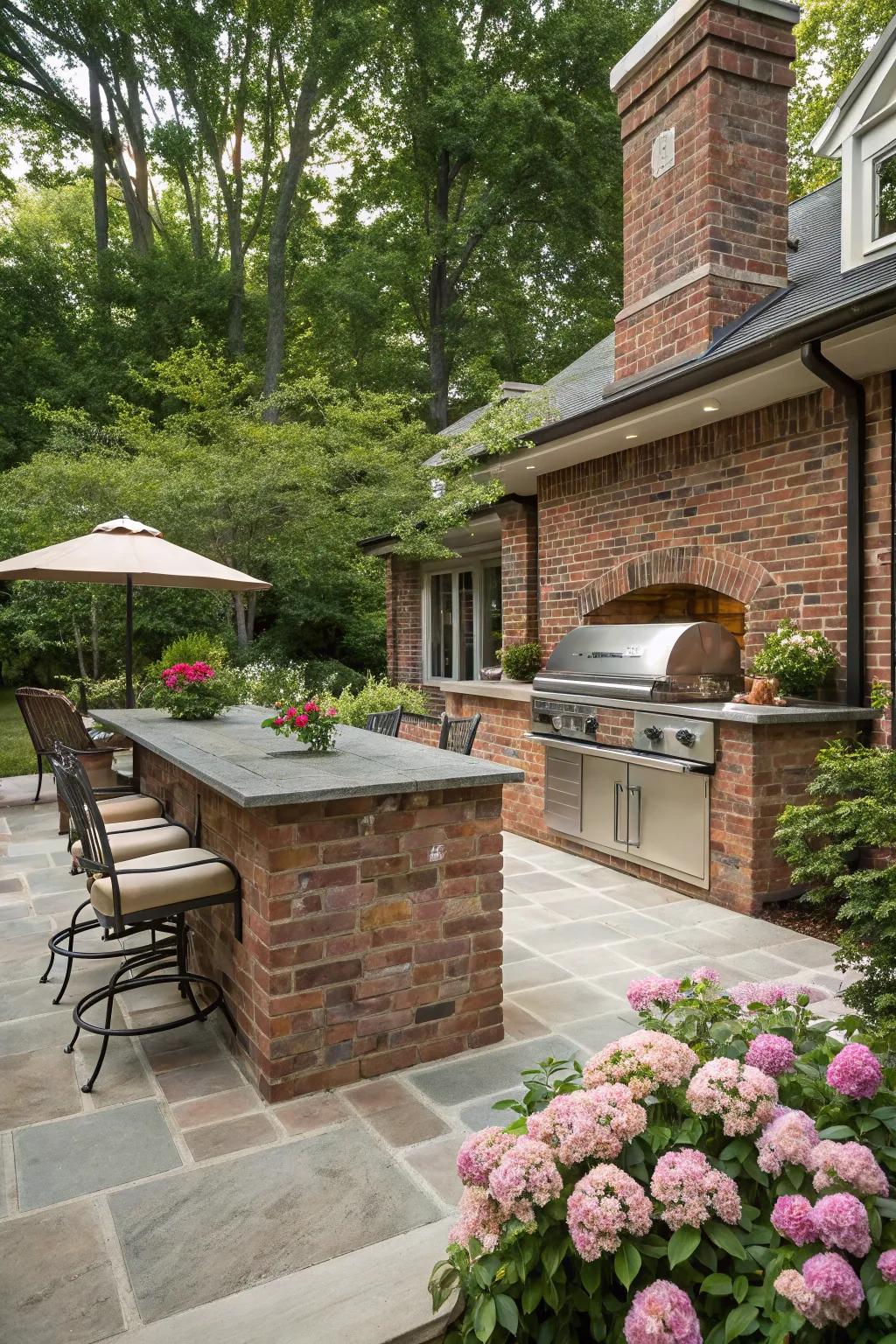 Brick siding provides a timeless and elegant finish to outdoor kitchens.