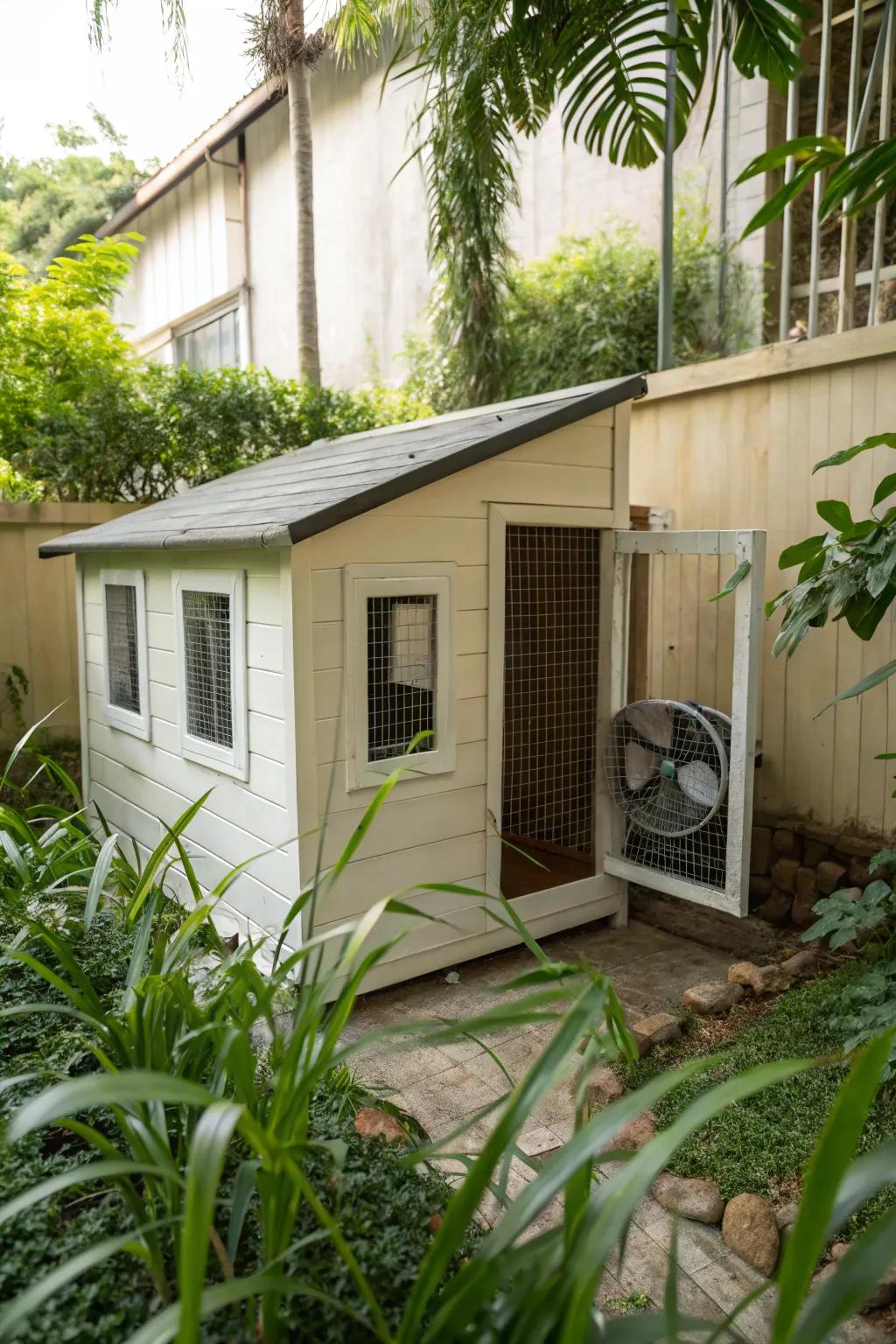 Ventilation features for a comfortable pet environment.