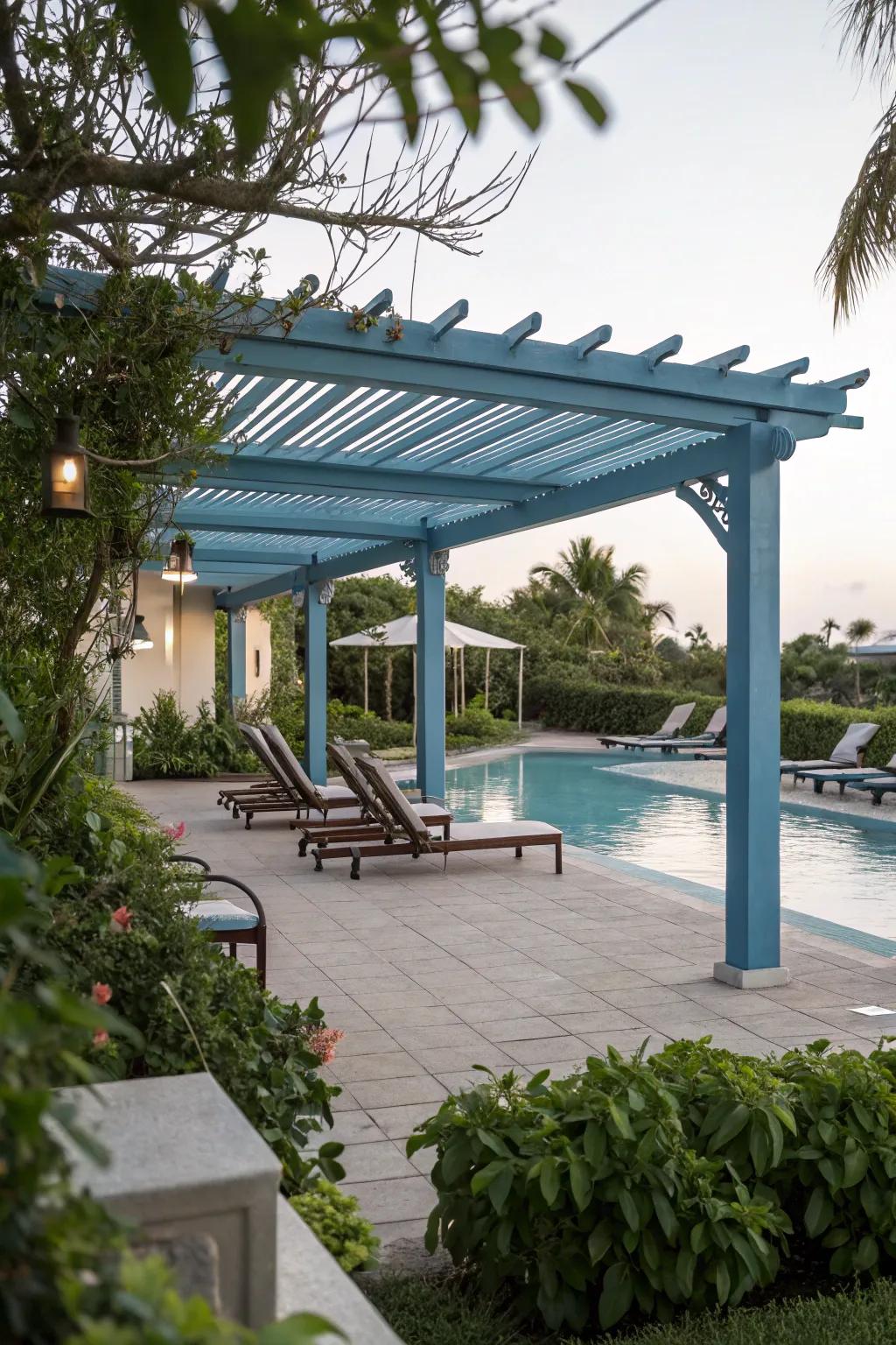 A blue pergola evokes the serene beauty of the ocean.