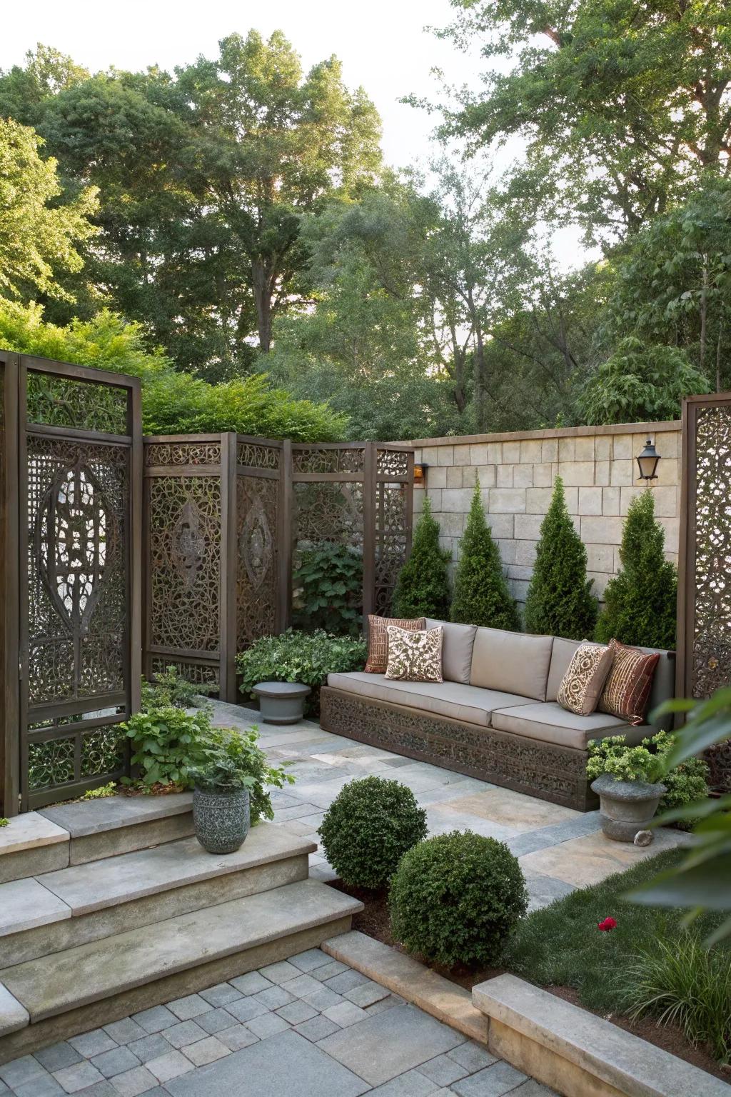 Privacy screens create intimate nooks in this sunken patio.