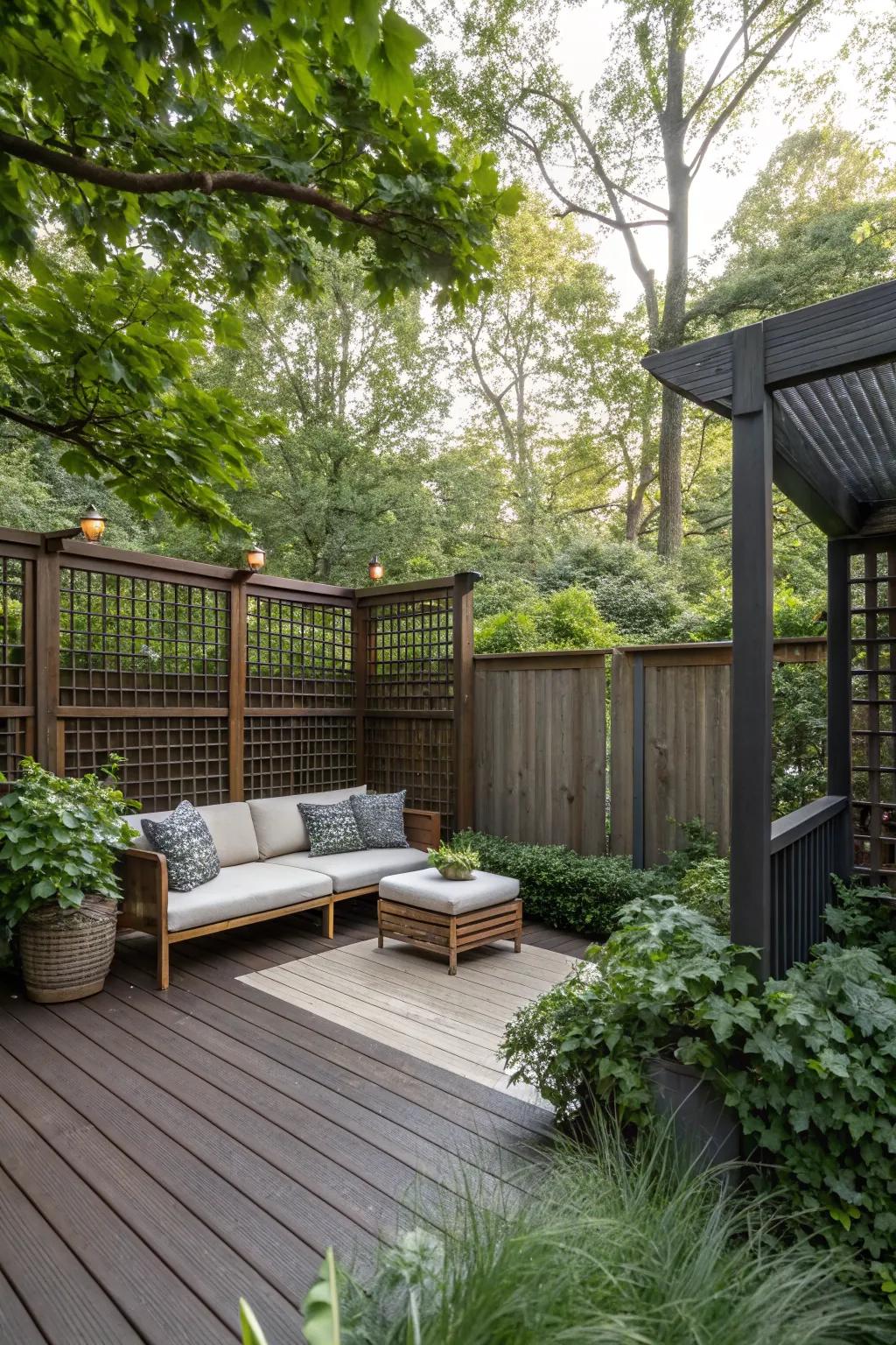Privacy screens add an element of seclusion to this deck.