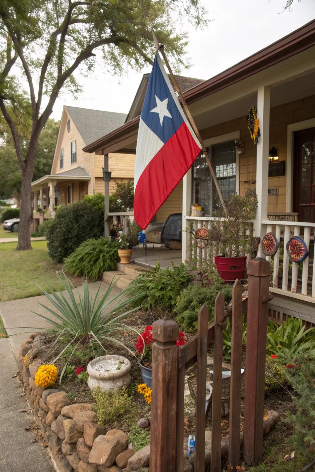 Texas-themed decor adding local charm to a front yard.