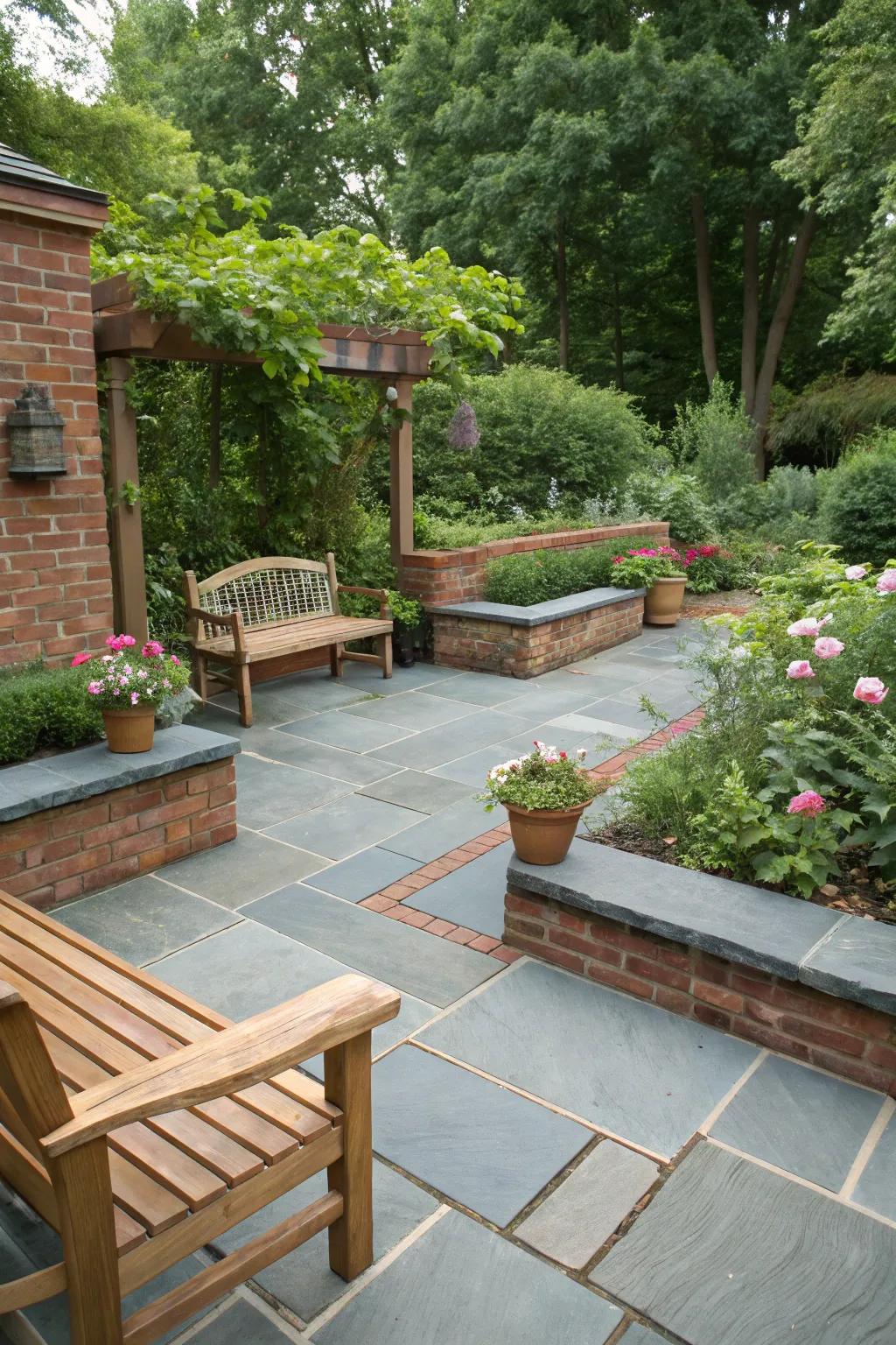 Blend bluestone with natural materials for a textured look.