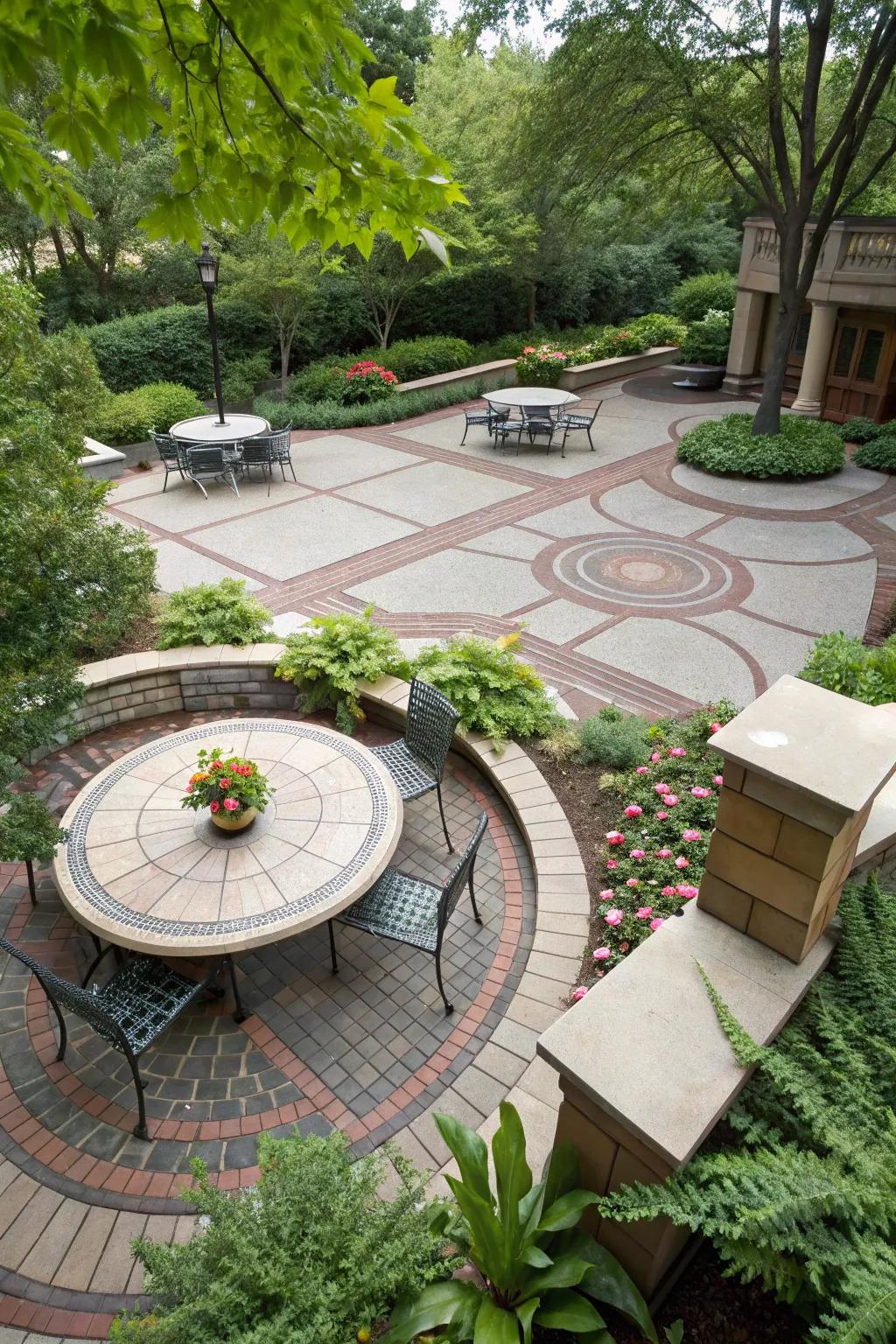 Connected shapes offer versatility and visual appeal.