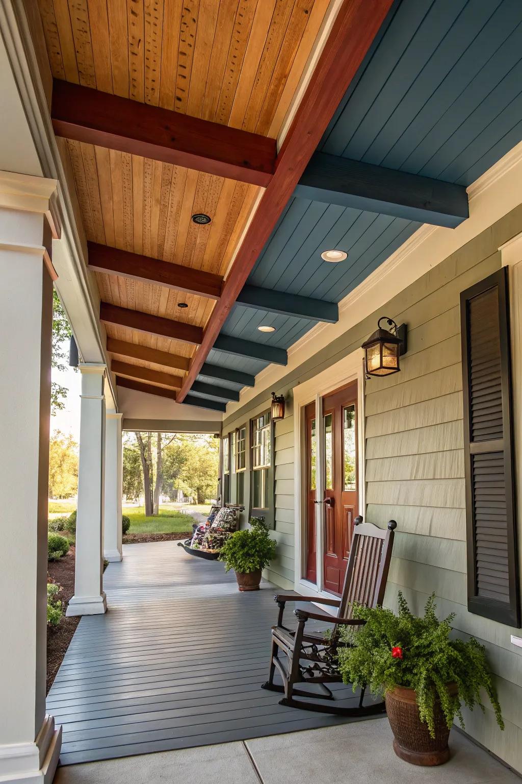 Contrast and highlight: Beams in contrasting colors on a porch.
