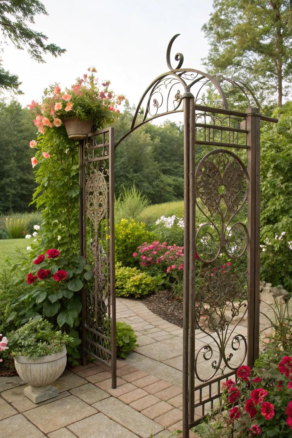 Artistic elements turn garden dividers into focal points.