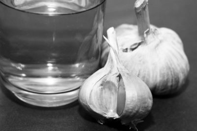 grow-garlic-water