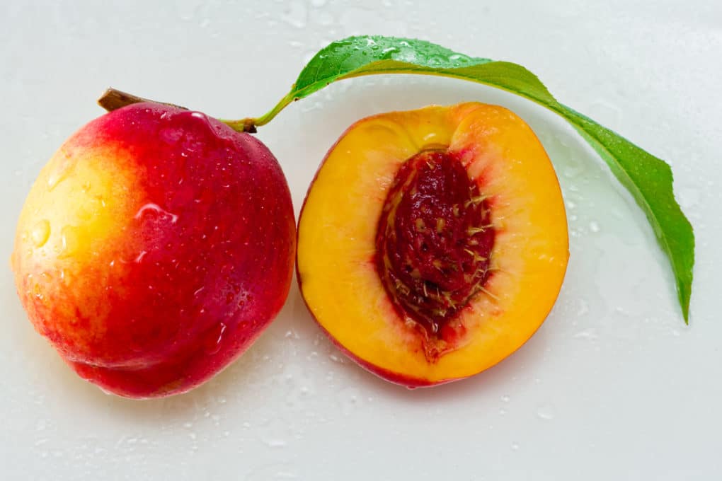 When to Spray Peaches » Top Tips on When & How