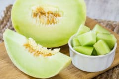 how-to-pick-a-honeydew-melon