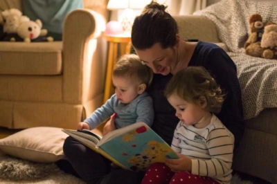 image15_toddler-spa-ideas_story-time-for-relaxation